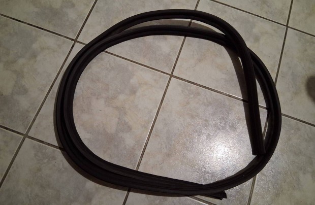 Suzuki swift csomagtart� k�der elad�