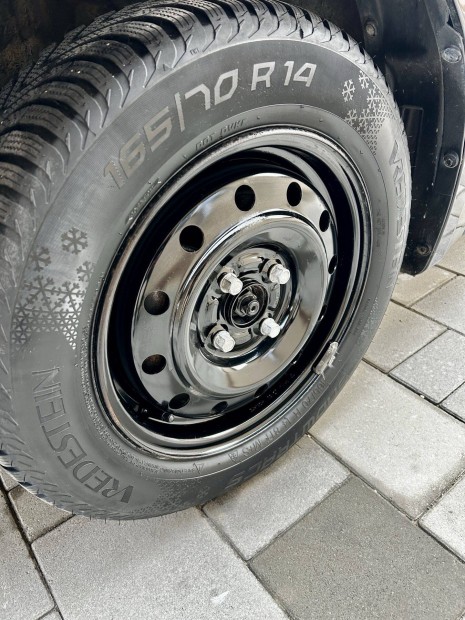 Suzuki swift felni  t�li gumival 