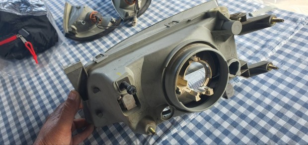 Suzuki swift fényszóró + fehér indexek