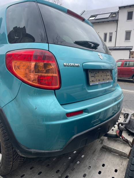 Suzuki sx4 csomagt�rajt� elad�