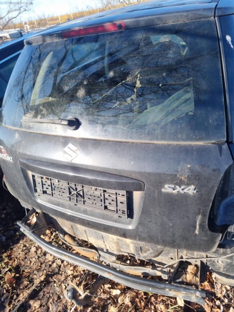 Suzuki sx4 csomagt�rajt� elad�