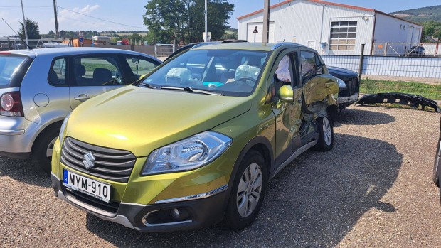 Suzuki sx4 s cross bal oldala srlt 60.000 km