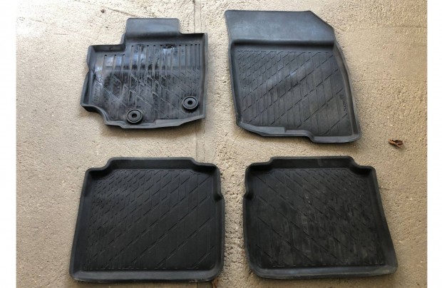 Suzuki sx4 s-cross gumisz�nyeg