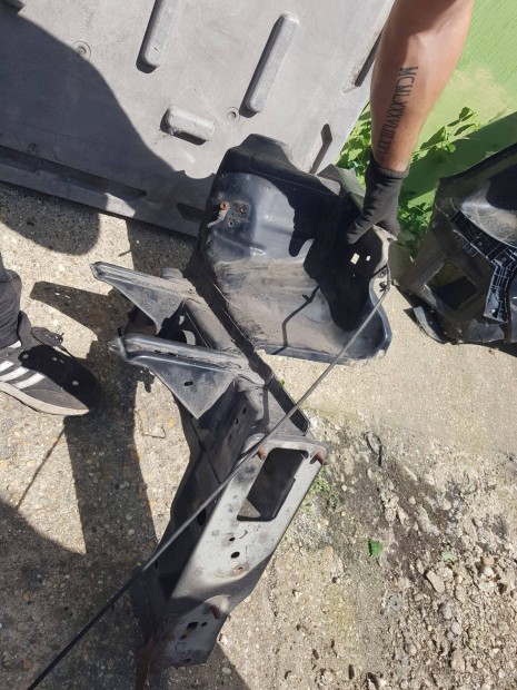 Suzuki sx4 sx 4 bal első nyúlvány