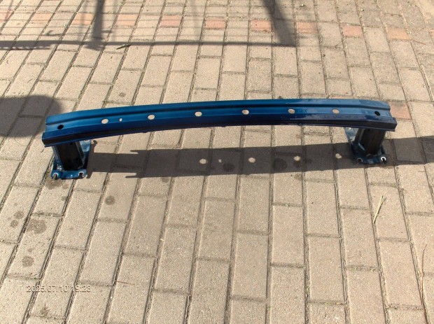 Suzuki sx4s kereszt tartó