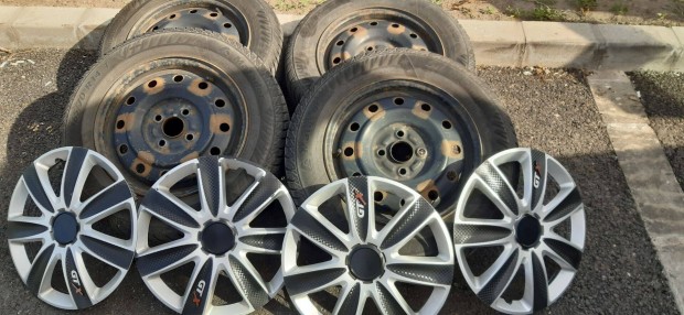 Suzuki téli gumi garnitúra felnivel dísztárcsával eladó. 22 000Ft