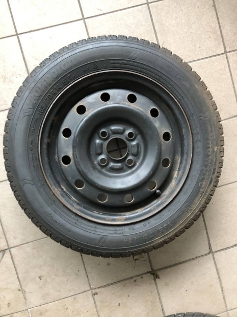 Suzuki téligumi garnitúra eladó!