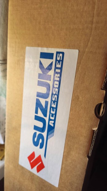 Suzuki tetcsomagtart