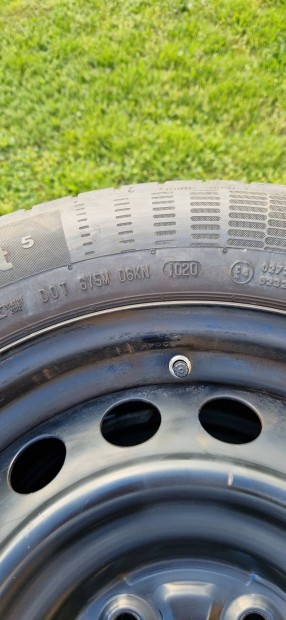 Suzukira 4 db lemezfelni Continental gumikkal