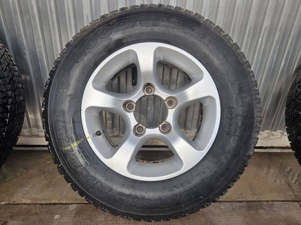 Suzuku Vitara felnik, gumik 195 R15