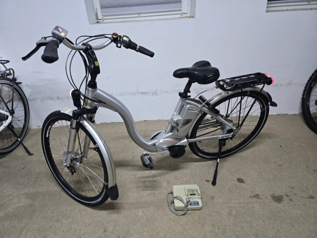 Svjci Flyer, kzpmotoros elektromos kerkpr bicikli ebike