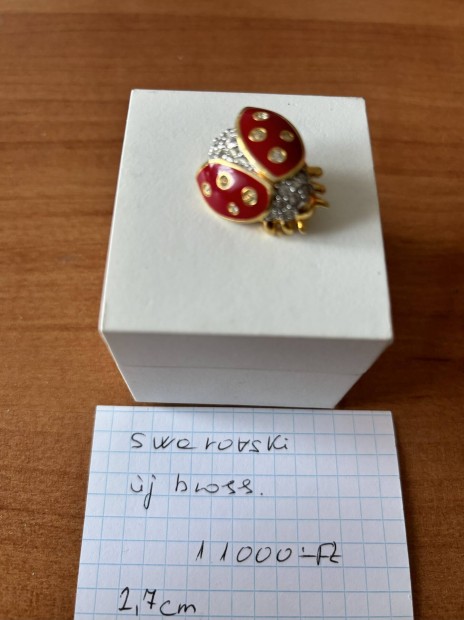 Swarovski bross