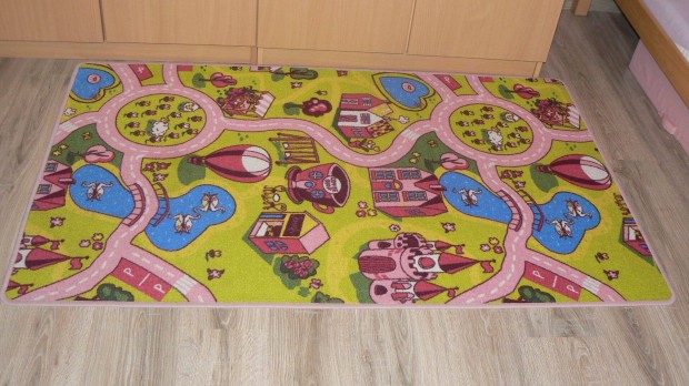 Sweet town lányos 100x163 gyerekszőnyeg csúszásgátlóval Újszerű!
