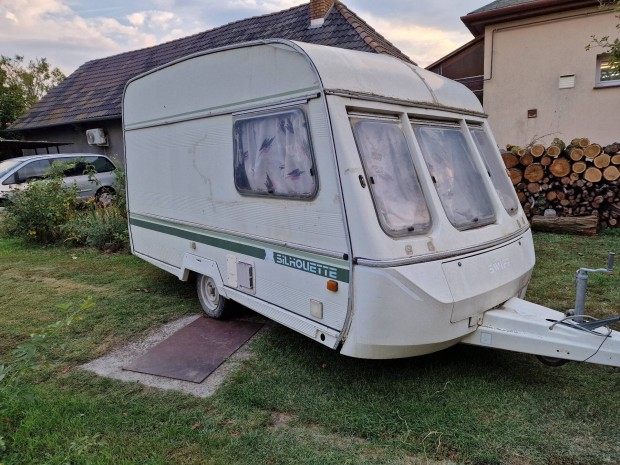 Swift 425 sszkomfortos lakkocsi (zuhany,mobil wc,bojler) 