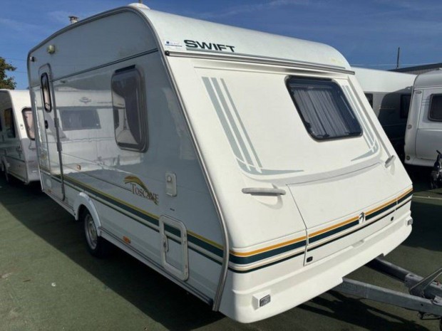 Swift Toscane 410/1 lakkocsi, kerkprtart, Kampa elstor, trs