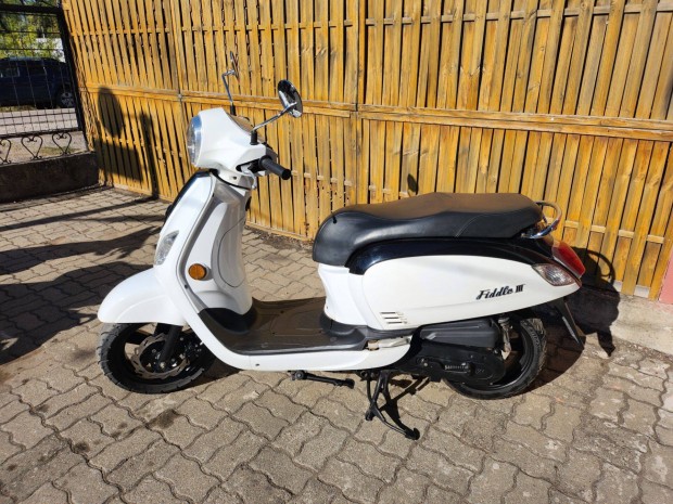 Sym Fiddle III 50 Most 10% engedménnyel a használt robogókból!
