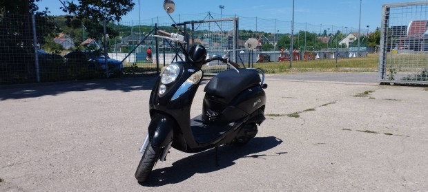Sym Mio 50 4T elad 