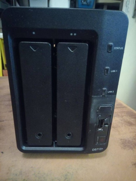 Synology DS713+ ktlemezes nas szerver (1)