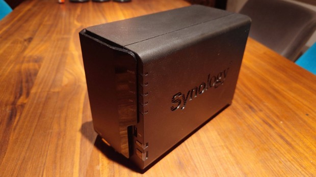 Synology DS-220+ 2x4TB WD HDD