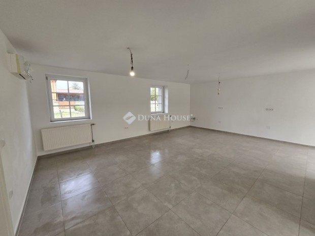 Szabadbatty�ni 101 nm-es h�z elad�