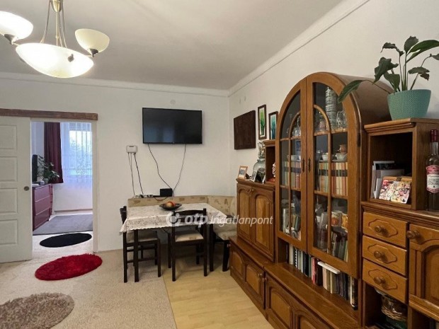 Szabadegyh�zai elad� 80 nm-es lak�s