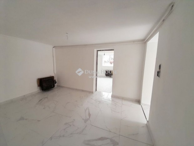 Szabadk�gy�si elad� 93 nm-es h�z