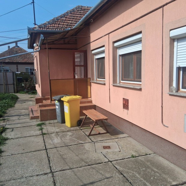 Szabadk�gy�son h�z elad�