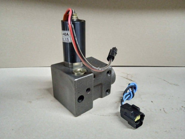 Szab�lyz� szelep (ut�ngy�rtott min�s�g) _ K3V180