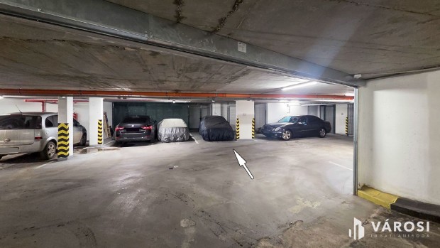 Szabolcs utc�ban teremgar�zs + 6,5 m2 t�rol� elad�