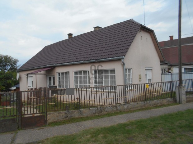 Szabolcsveresmart csal�di h�z