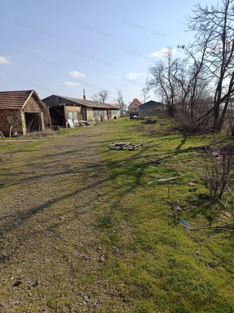 Szajoli asztalos m�hely, telephely elad�