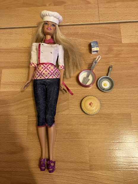 Szakcs Barbie baba