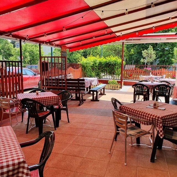 Szak�cs koll�g�t felvesz�nk, ak�r heti p�r napra is