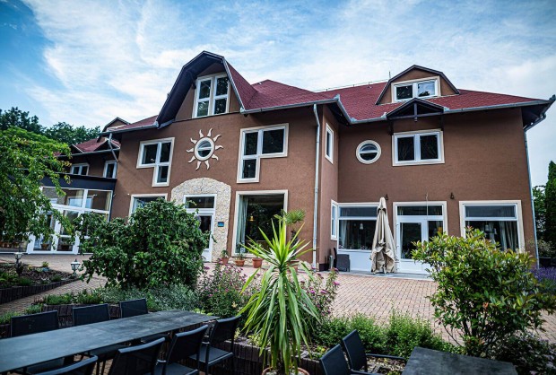 Szakácsot Keresünk!