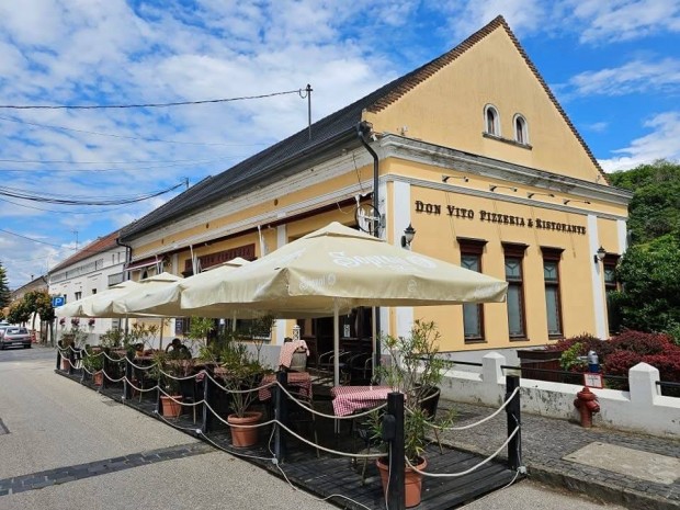 Szakácsot, Pizza szakácsot, Felszolgálót és konyhai kisegítőt keresünk