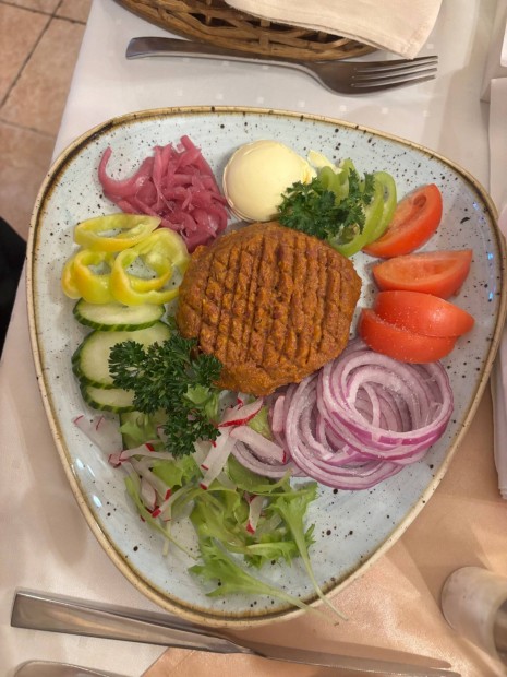 Szak�csot keres�nk