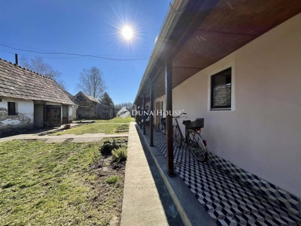 Szak�lyi 61 nm-es h�z elad�