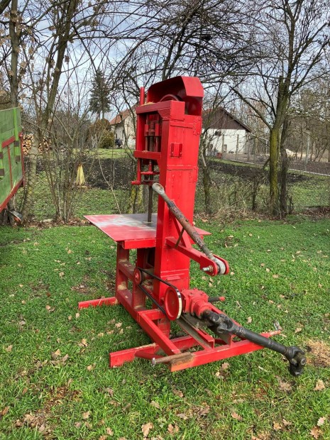 Szalagfűrész MTZ Zetor