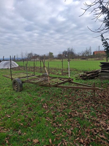 Sz�ll�t� kocsi