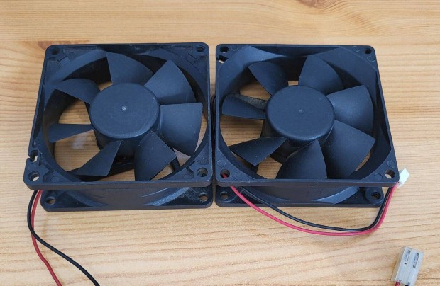 Szmtgp PC ht ventiltor 80  80  25 (2db egyben)