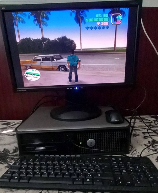 Számítógép, állítható magasságú full hd monitorral, egérrel, billel