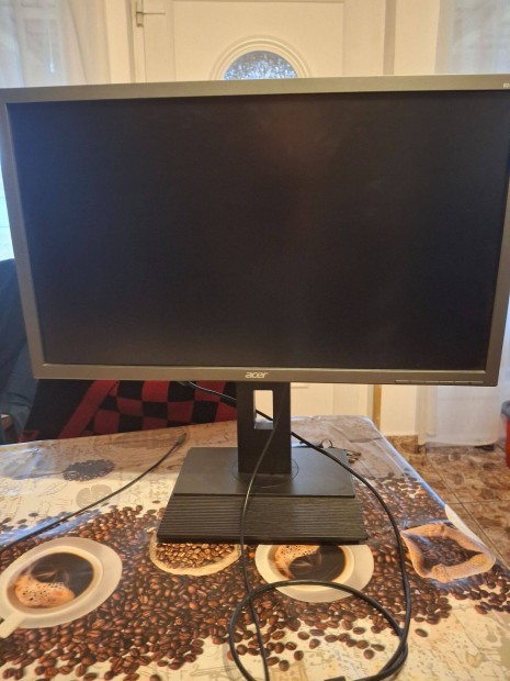 Szmtgp monitor 2 db Acer s egy Dell