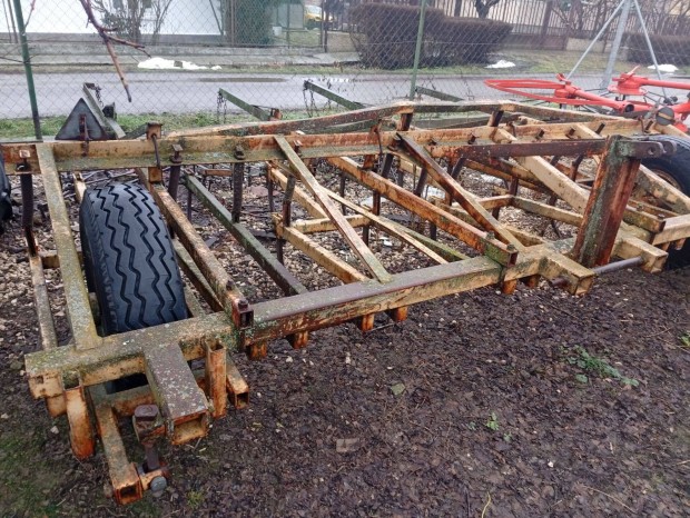 Sz�nt�s elmunk�l�,sz�nt�f�ldi kultiv�tor