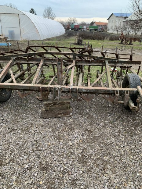 Sz�nt�f�ldi kultiv�tor