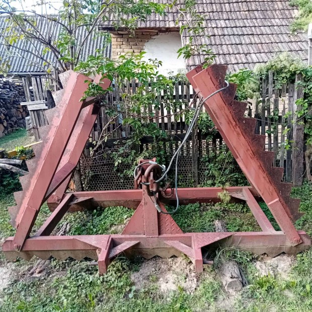 Sz�nt�f�ldi sim�t�