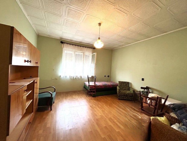 Sz�rf�ld�n Csal�di h�z elad�