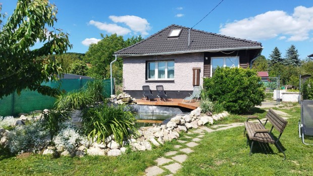 Szárligeten eladó, 949 m2 telken lévő, 102 m2-es ház