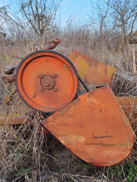 Sz�rt�p� kard�n hajt�ssal