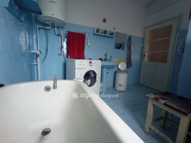 Szarvasi elad� 110 nm-es h�z