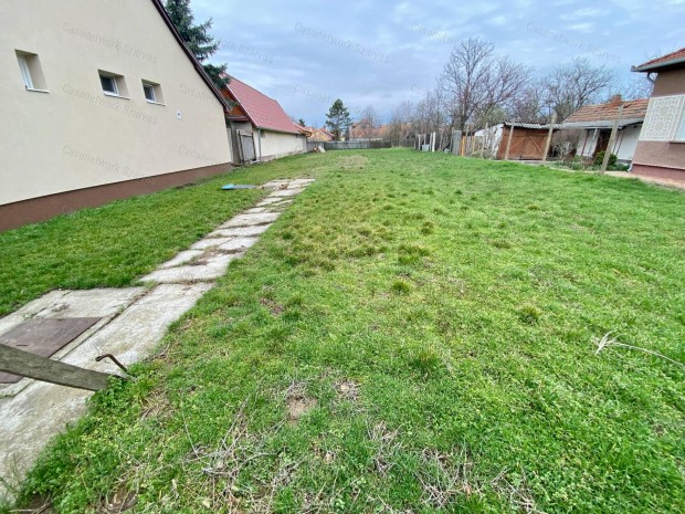 Szarvason, kedvező tulajdonságokkal rendelkező építési telek eladó